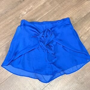 Women's Blue Tie-Front Shorts
TIE OVERLAY SHORTS 
Colletta Co-op